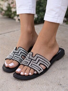 TOP Moda Black Rhinestone Embellished Sandals